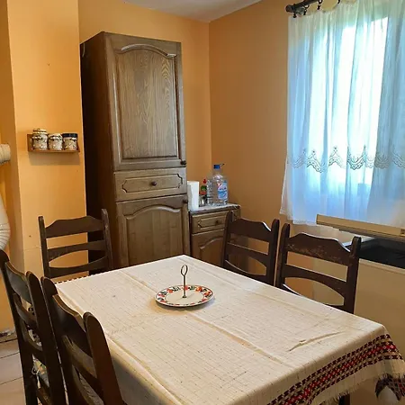 Vikendica Mali Pozarevac Vikendica Brestovik